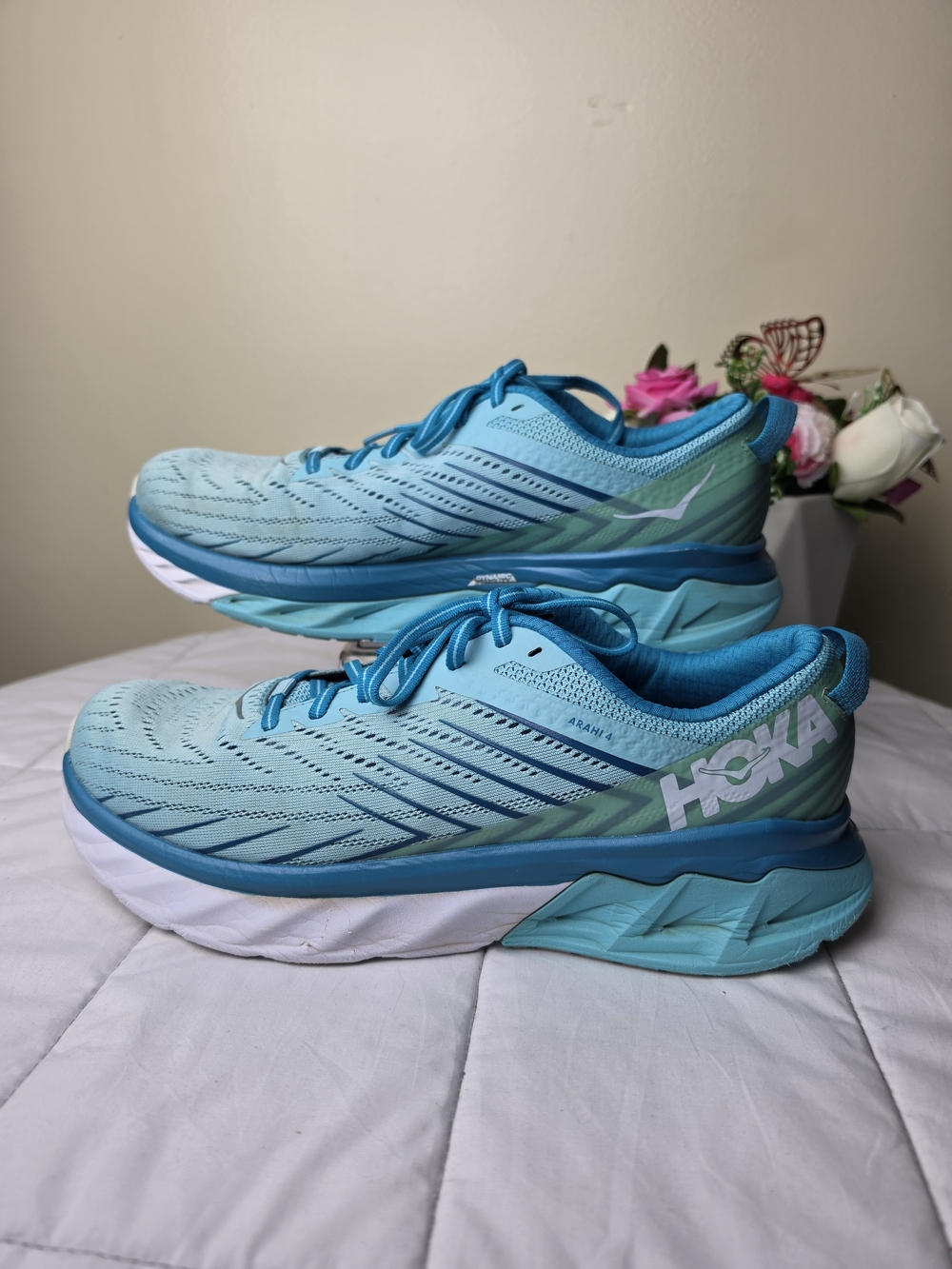 Hoka One One Women's Arahi 4 Running Shoes - Aqua Blue Size 10.5